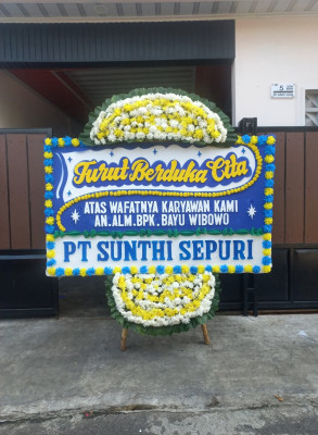 Papan Bunga Duka di Panjang Selatan