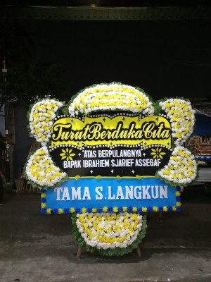 Papan Bunga Duka di Panjang Selatan
